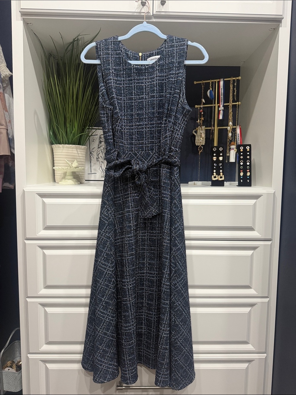 Calvin Klein SZ 8 Sleeveless Navy Plaid Tie-Waist Midi Dress